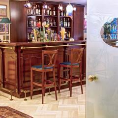 Nicola Hotel гостиничный бар