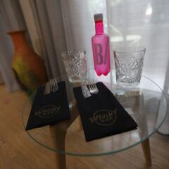 Отель Boutique Hotel Whisky Албания, Тирана - отзывы, цены и фото номеров - забронировать отель Boutique Hotel Whisky онлайн в номере