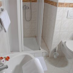 Отель Atlas City Hotel Венгрия, Будапешт - 6 отзывов об отеле, цены и фото номеров - забронировать отель Atlas City Hotel онлайн ванная