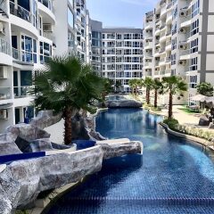 Апартаменты Luxury Apartments in Grand Avenue Паттайя бассейн