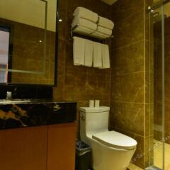 Отель Beijing Jinshi Building Hotel Китай, Пекин - отзывы, цены и фото номеров - забронировать отель Beijing Jinshi Building Hotel онлайн ванная фото 2