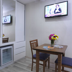Monarch Hotel в номере