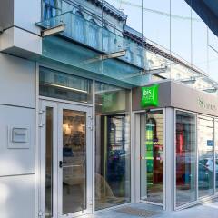 Гостиница Ibis Styles Lviv Center Львов вид на фасад