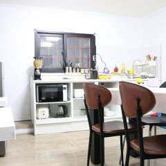 Отель Moons Hostel Южная Корея, Сеул - 2 отзыва об отеле, цены и фото номеров - забронировать отель Moons Hostel онлайн питание фото 2