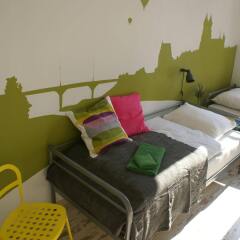 Frolic Goats Hostel балкон