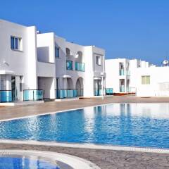 Kaos Hotel Apartments бассейн фото 3