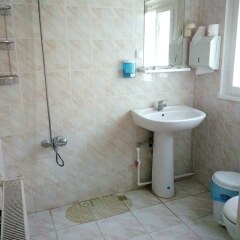 Mavi Pansiyon in Ayvalik, Turkey from 31$, photos, reviews - zenhotels.com bathroom