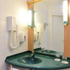 Отель ibis Budapest City ванная
