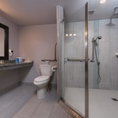 Northbury Hotel and Conference Centre in Sudbury, Canada from 121$, photos, reviews - zenhotels.com bathroom photo 2
