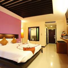 Отель Phuvaree Resort сейф в номере