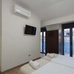 Отель Universo Romântico Guesthouse & Spa сейф в номере