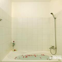 Отель Hanoi City Backpackers Hostel Вьетнам, Ханой - отзывы, цены и фото номеров - забронировать отель Hanoi City Backpackers Hostel онлайн ванная фото 2
