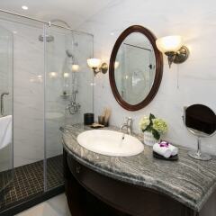 Hanoi La Siesta Central Hotel & Spa ванная
