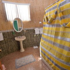 Отель Dream Castle Villa, Montego Bay 8BR Ямайка, Монтего-Бей - отзывы, цены и фото номеров - забронировать отель Dream Castle Villa, Montego Bay 8BR онлайн ванная