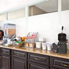 Отель Super 8 by Wyndham Los Angeles-Culver City Area питание