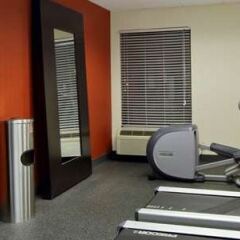 Отель Hampton Inn Columbus-International Airport фитнесс-зал фото 4