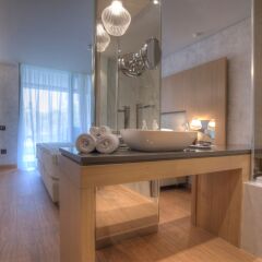 Отель Maestral Resort & Casino Черногория, Будва - 1 отзыв об отеле, цены и фото номеров - забронировать отель Maestral Resort & Casino онлайн ванная фото 2
