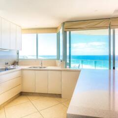 Отель The Waterford on Main Beach в номере фото 2