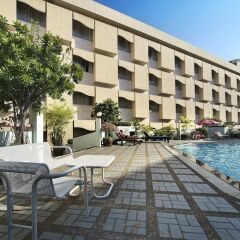 Royal Rattanakosin Hotel бассейн