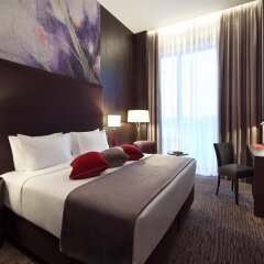 Гостиница DoubleTree by Hilton Moscow – Marina в Москве - забронировать гостиницу DoubleTree by Hilton Moscow – Marina, цены и фото номеров Москва комната для гостей фото 2