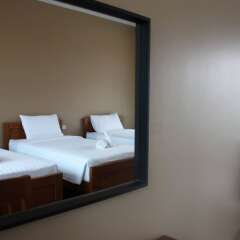 Отель Feung Nakorn Balcony Rooms And Cafe Бангкок фото 21