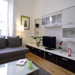 Апартаменты Brussels City Centre Apartments комната для гостей