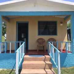 Отель Waikiki Guest House Треже-Бич балкон