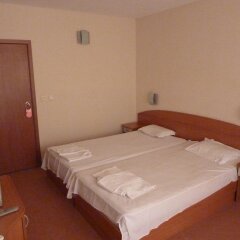 Hotel Saga Равда сейф в номере
