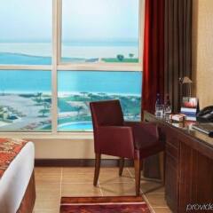 Отель Khalidiya Palace Rayhaan by Rotana, Abu Dhabi удобства в номере фото 2