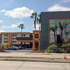 Отель Quality Inn & Suites Los Angeles Airport - LAX фото 4