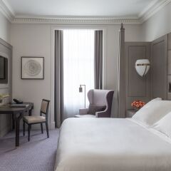 Four Seasons Hotel London at Ten Trinity Square комната для гостей фото 4