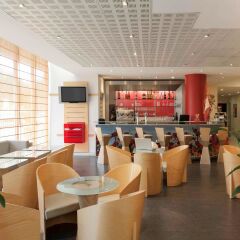 Отель ibis Barcelona Aeropuerto Viladecans гостиничный бар