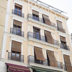 Отель Apartamentos Living Valencia Валенсия
