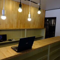 Sleep Owl Hostel сейф в номере