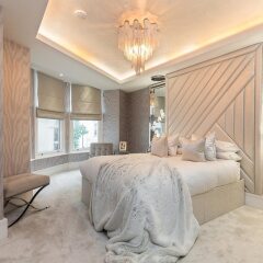 Отель Incredible 6 Storey 4 bed Luxury House in St James Лондон комната для гостей фото 5