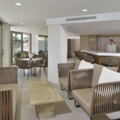 Отель Alua Hawaii Mallorca & Suites гостиничный бар