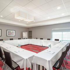 Отель Holiday Inn Express & Suites Indianapolis NE - Noblesville фото 2
