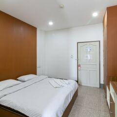 Отель Wallada Place Бангкок комната для гостей фото 4