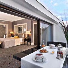 Отель Mercure Istanbul Bomonti балкон