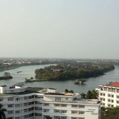 Moonlight Hotel Hue пляж