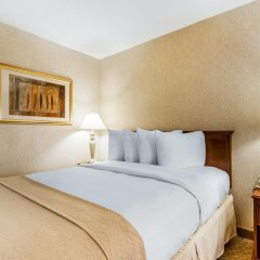 Quality Inn Exit 4 in Clarksville, United States of America from 104$, photos, reviews - zenhotels.com guestroom