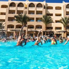 Апартаменты Apartment At Nubia Aqua Beach Resort фитнесс-зал