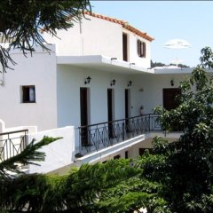 Отель Manolas Studios Греция, Скиатос - отзывы, цены и фото номеров - забронировать отель Manolas Studios онлайн вид на фасад