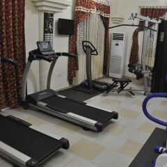 Oscarpak Royal Hotel фитнесс-зал фото 3