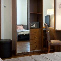 Hotel Plaza сейф в номере