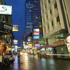 Отель The Raya Surawong Bangkok Бангкок