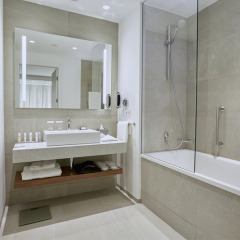DoubleTree by Hilton Hotel Wroclaw ванная