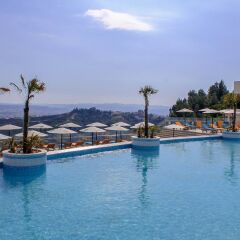 Отель Select Hill Resort Албания, Тирана - отзывы, цены и фото номеров - забронировать отель Select Hill Resort онлайн бассейн фото 2