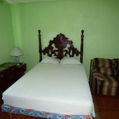 Отель Little Shaw Park Guest House удобства в номере