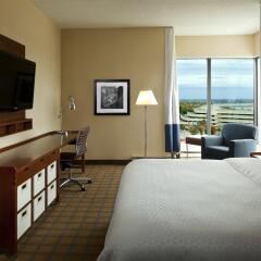 Отель Four Points by Sheraton Gatineau-Ottawa Канада, Гатино - отзывы, цены и фото номеров - забронировать отель Four Points by Sheraton Gatineau-Ottawa онлайн комната для гостей фото 4